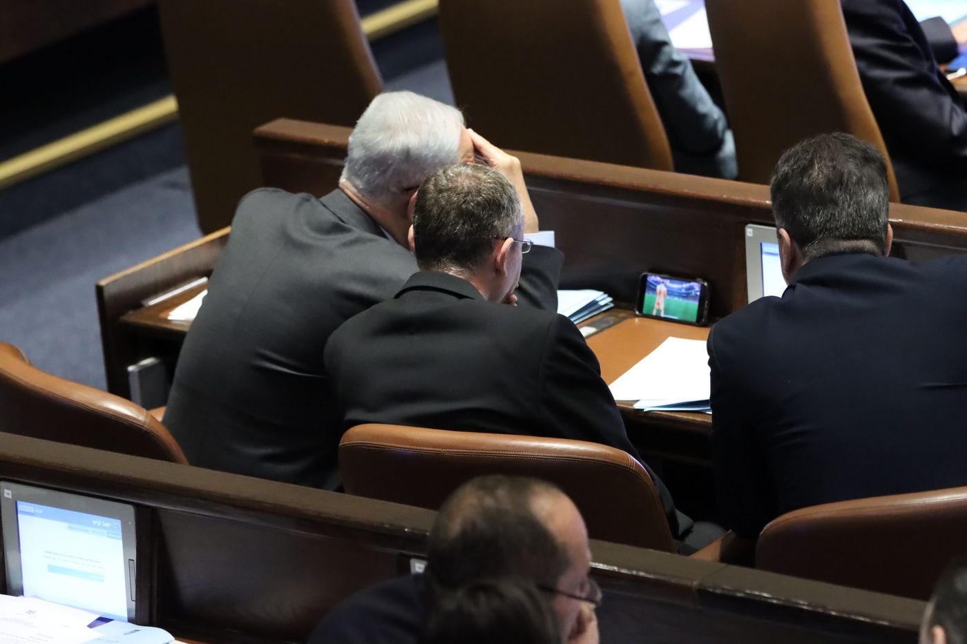 גלריה: הח"כים צופים במונדיאל במליאת הכנסת