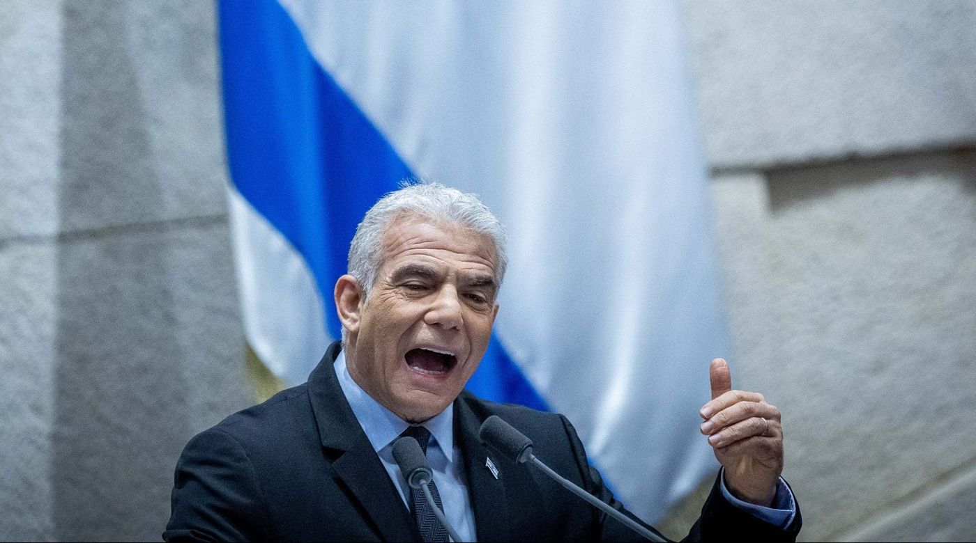 לפיד: לריב עם חצי עולם זאת חולשה של נתניהו