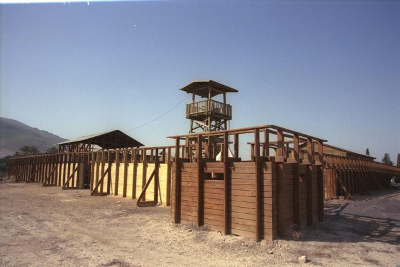 דגם של חומה ומגדל בתל עמל (משה מילנר לע"ם)