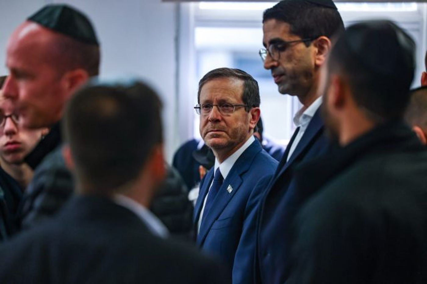 מבט מלמעלה: קהל הרבבות בהלווית הרב דרוקמן זצ"ל