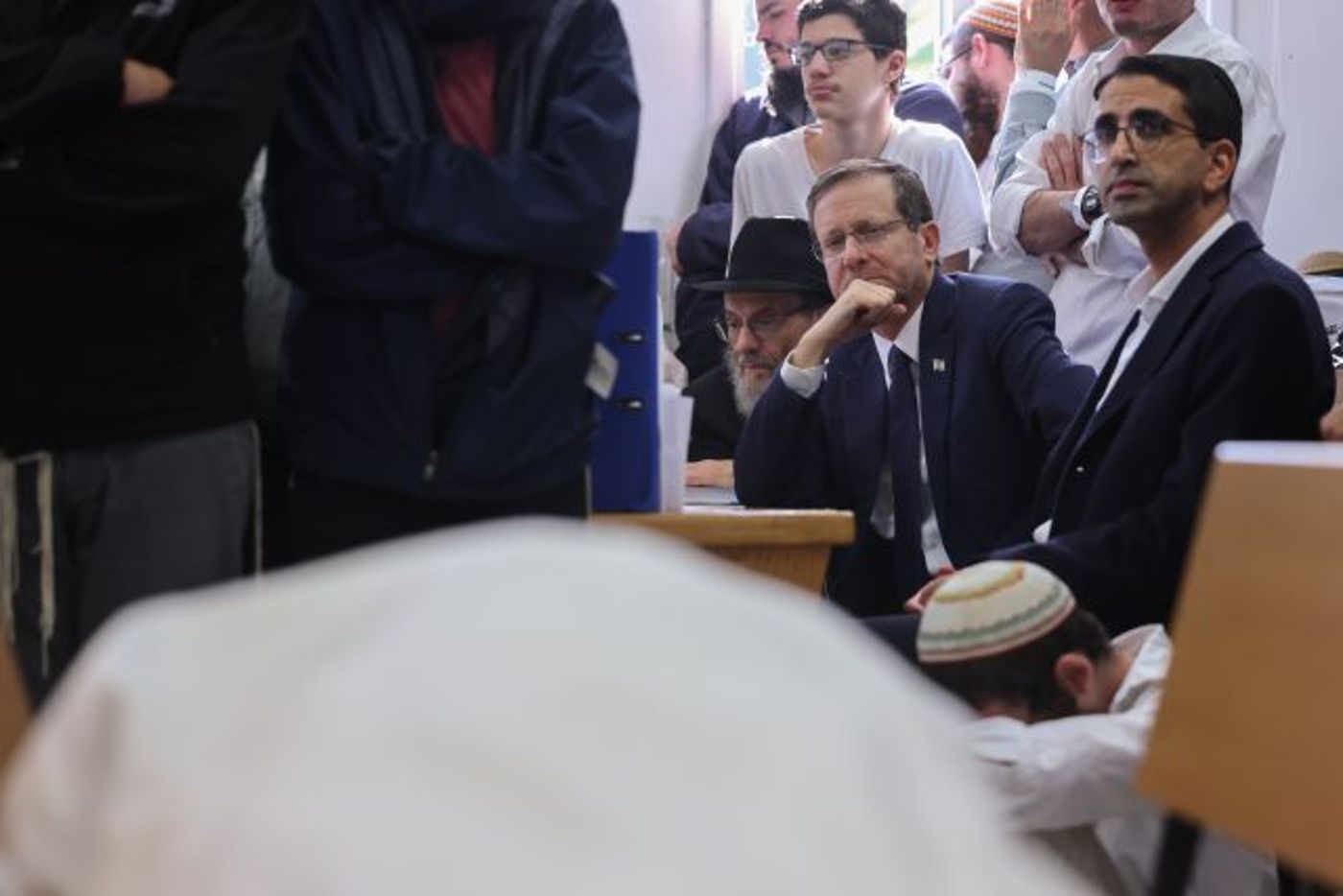 מבט מלמעלה: קהל הרבבות בהלווית הרב דרוקמן זצ"ל