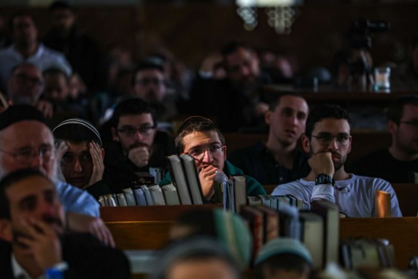 בדמעות: התלמידים נפרדים מהרב דרוקמן | צפו בתיעוד