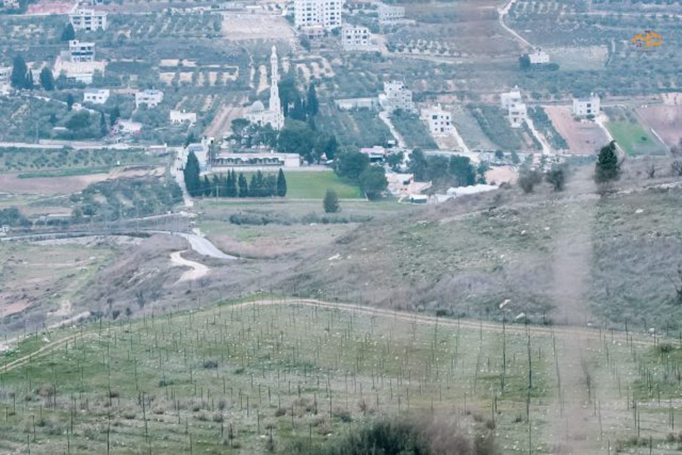 הכרם הקרוב נהרס, המסגד עדיין קיים