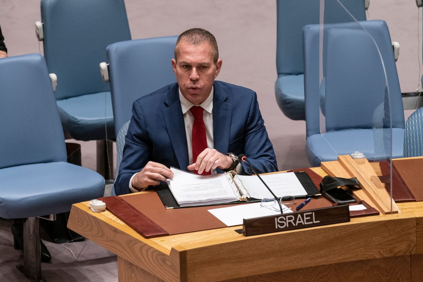 ארדן: 'הדיון הזה הוא פארסה – מופע מגוחך על כלום'