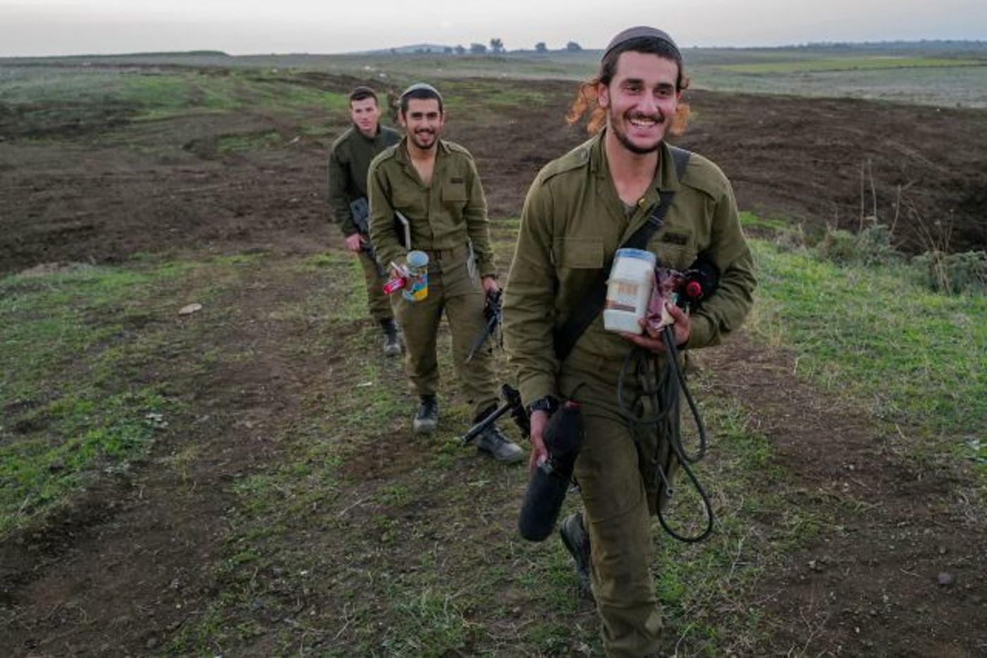 חיילים נערכים לתרגיל צבאי ברמת הגולן
