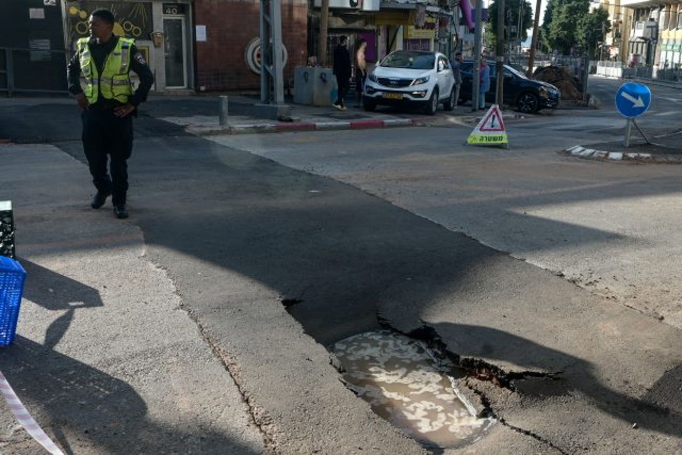 עוד בולען בתל אביב: בור נפער השבת ברחוב אלנבי