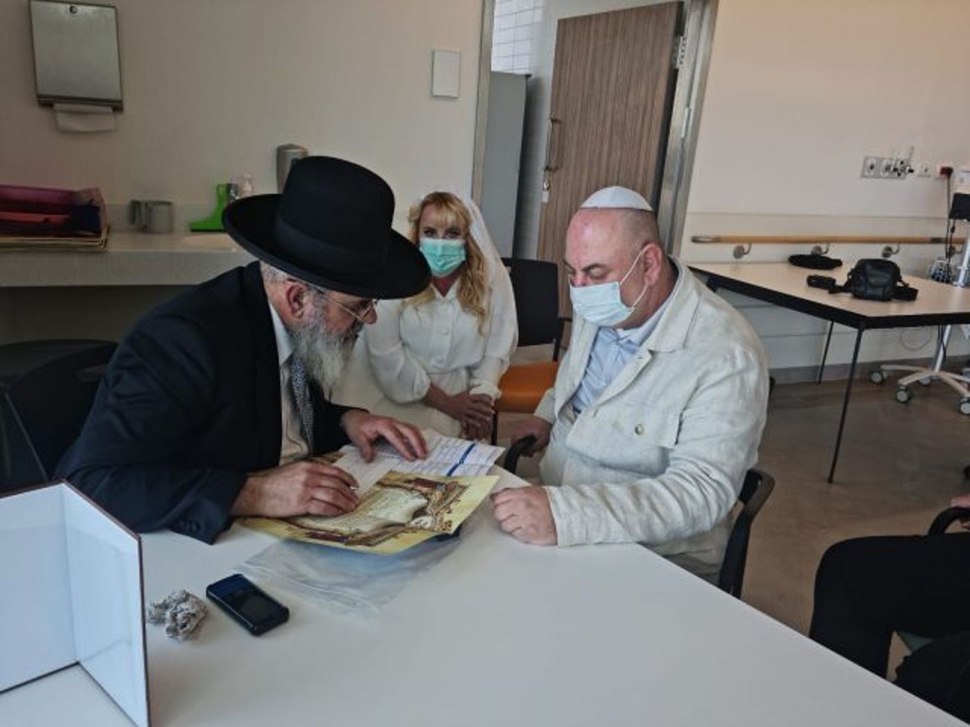 התחתנו במחלקת מונשמים: "רציתי את אמא בחתונה"