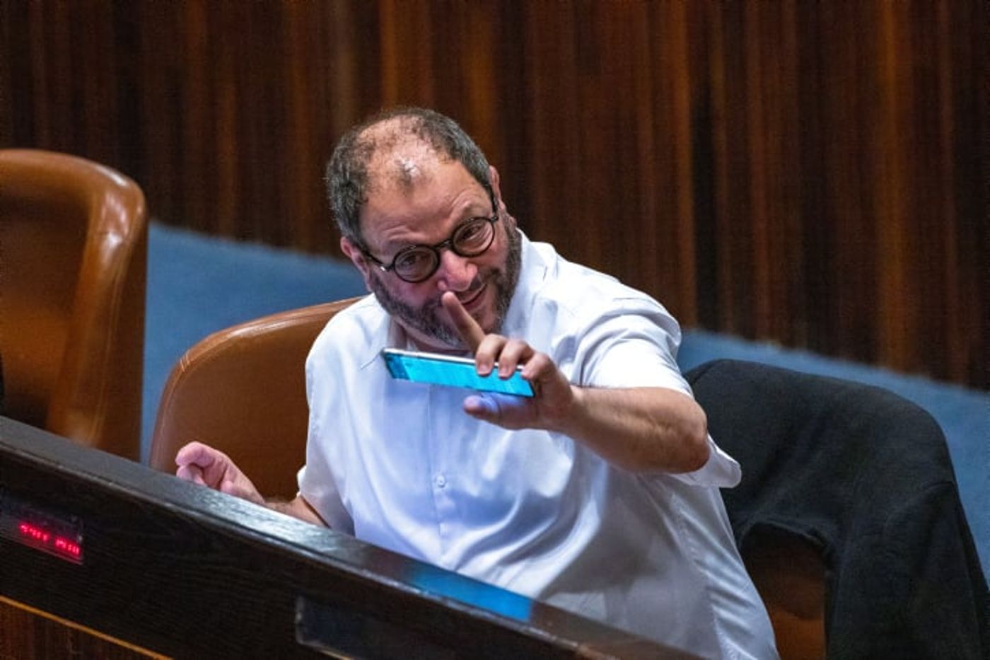 "נאצי מסריח": השר יגיש תלונה נגד עופר כסיף