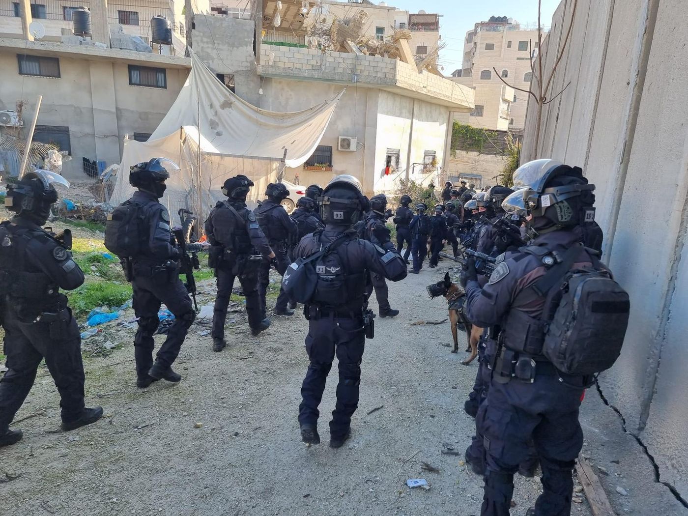 כוחות משטרה הרסו את בית המחבל מהפיגוע בשועפאט