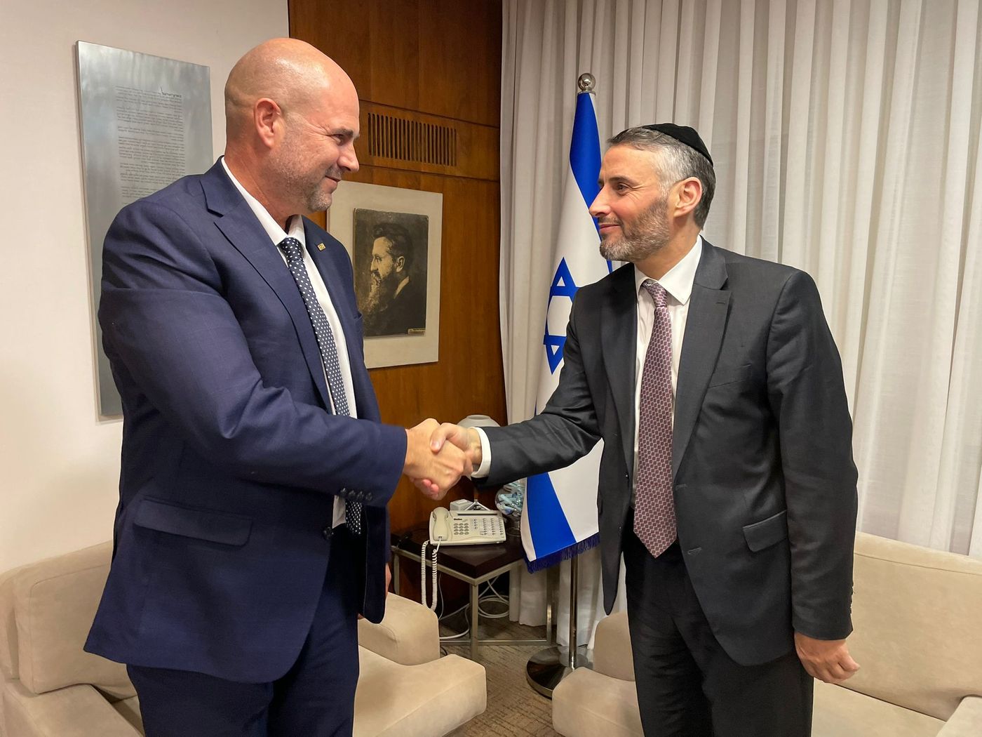 רשמי: שר מש"ס התפטר במסגרת החוק הנורווגי