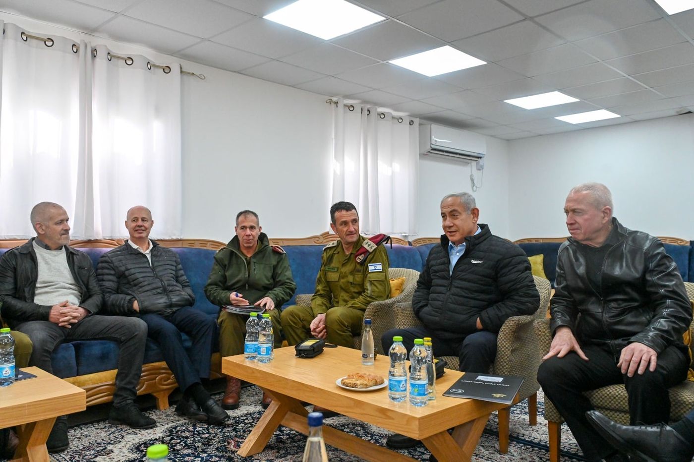 נתניהו ללוחמי דובדבן: 'אתם חוד החנית של ישראל'
