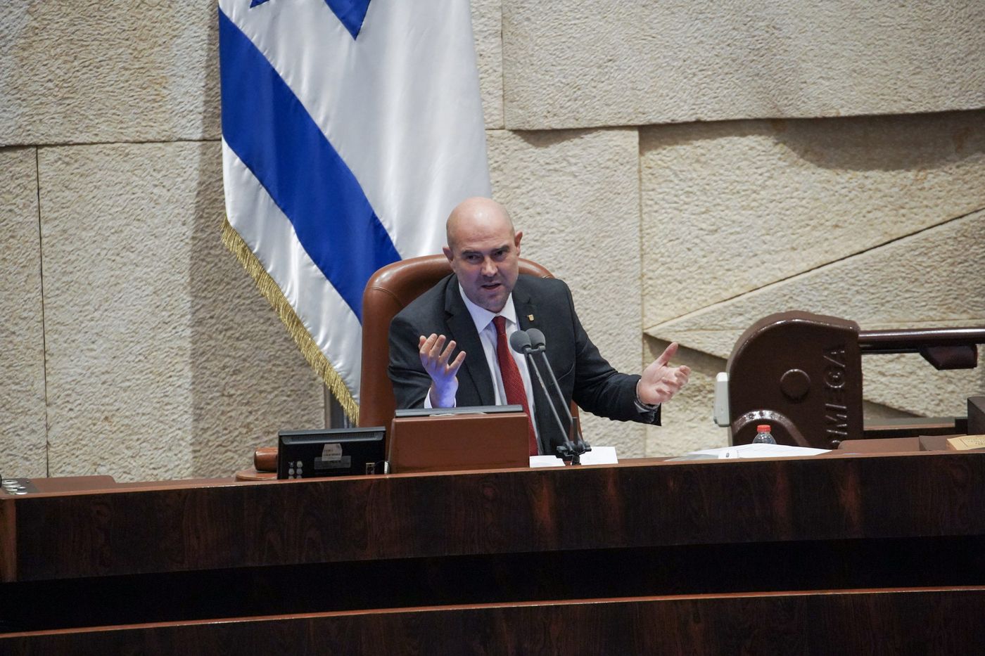 אמיר אוחנה.