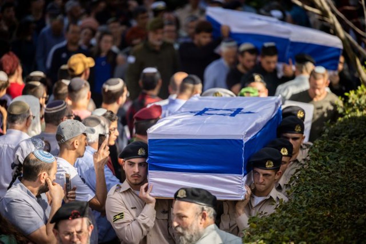 בחייהם ובמותם: הלל ויגל נטמנו בהר הרצל | תיעוד