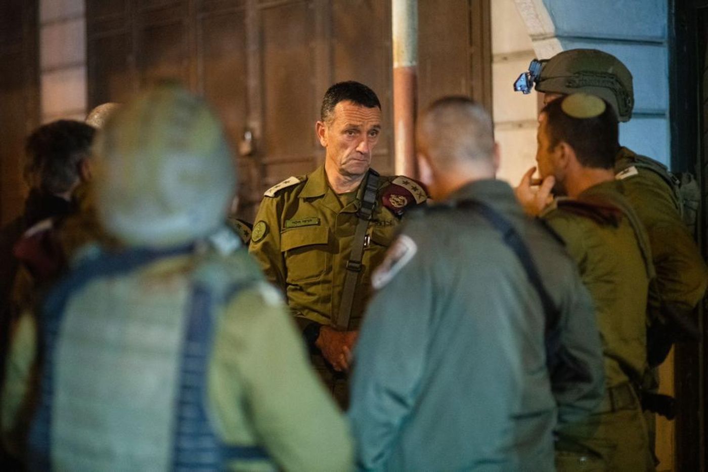 הרמטכ"ל בזירת הפיגוע בחווארה