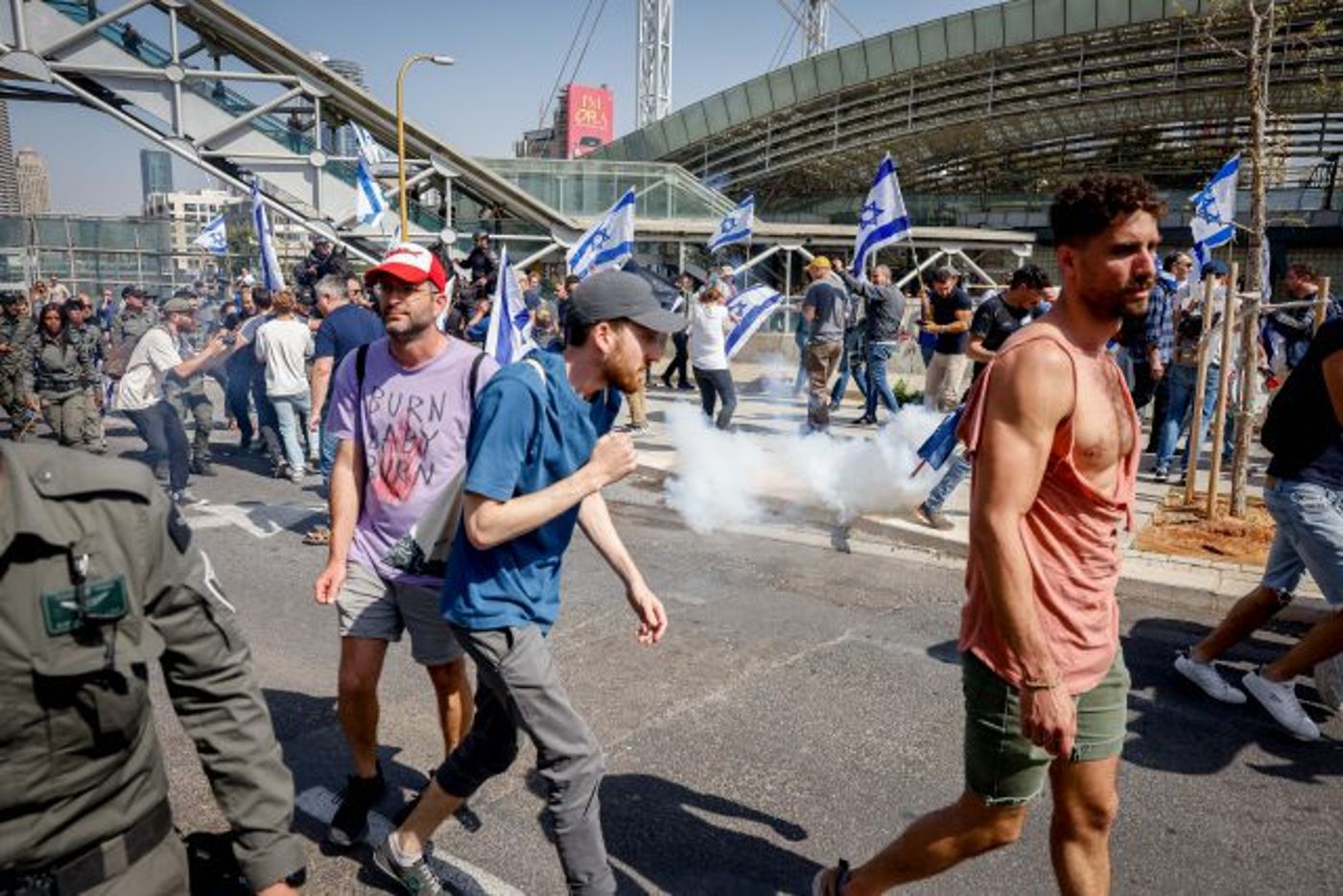 עשרות נעצרו, מפגין איבד אוזן: 'יום השיבוש' בתמונות