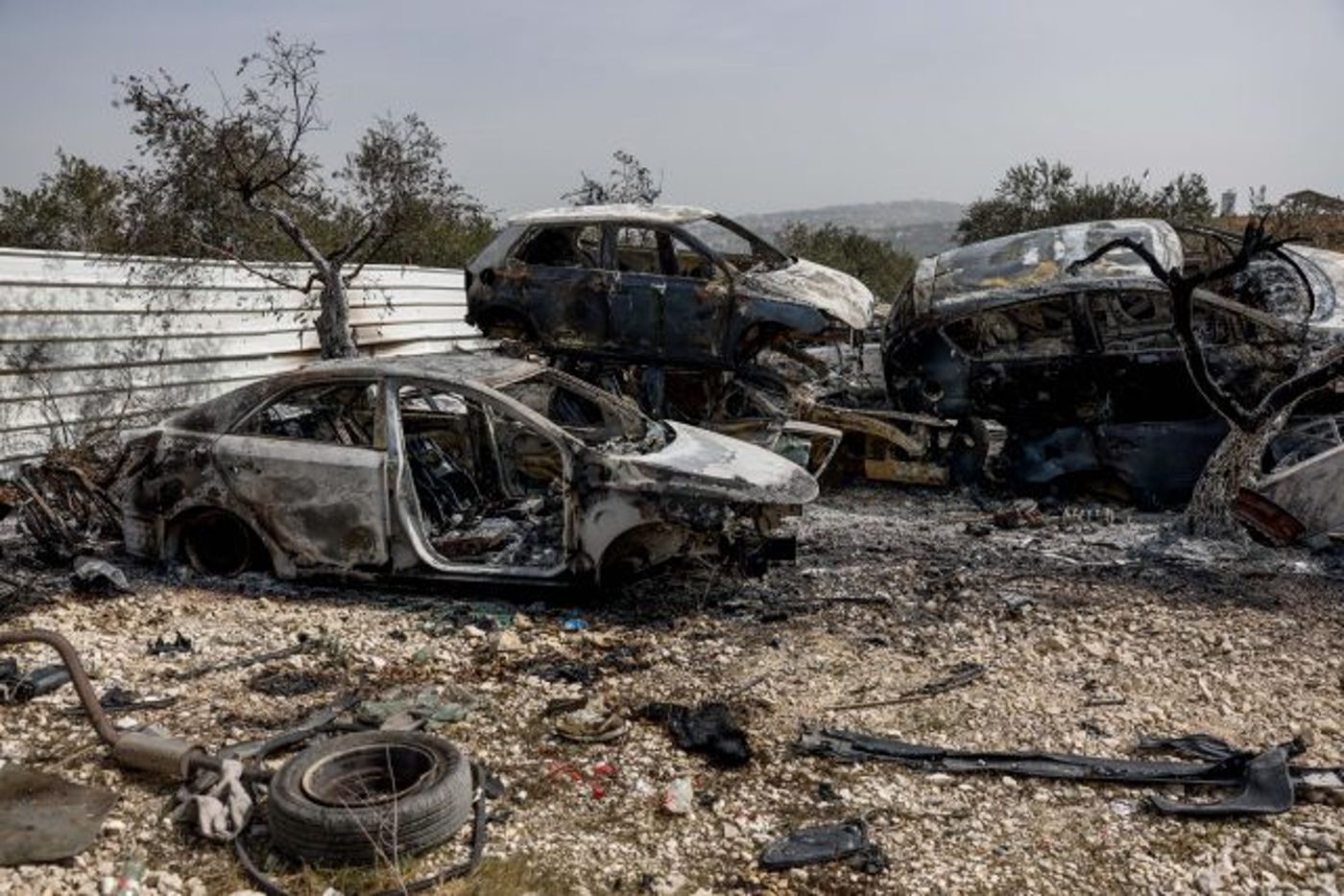 מגרש המכוניות שנשרף בחווארה (אריק מרמור/פלאש90)