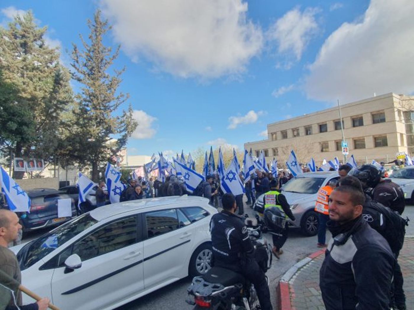 'יום השיבוש': מפגינים חסמו את משרדי פורום קהלת