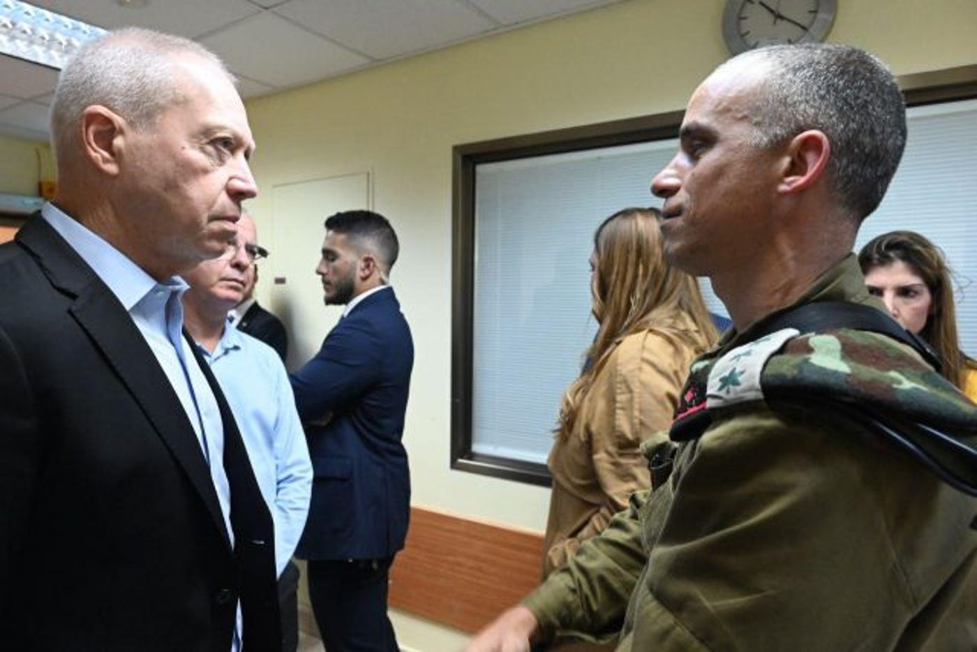 גלנט עם מח"ט כפיר (אריאל חרמוני, משרד הביטחון)