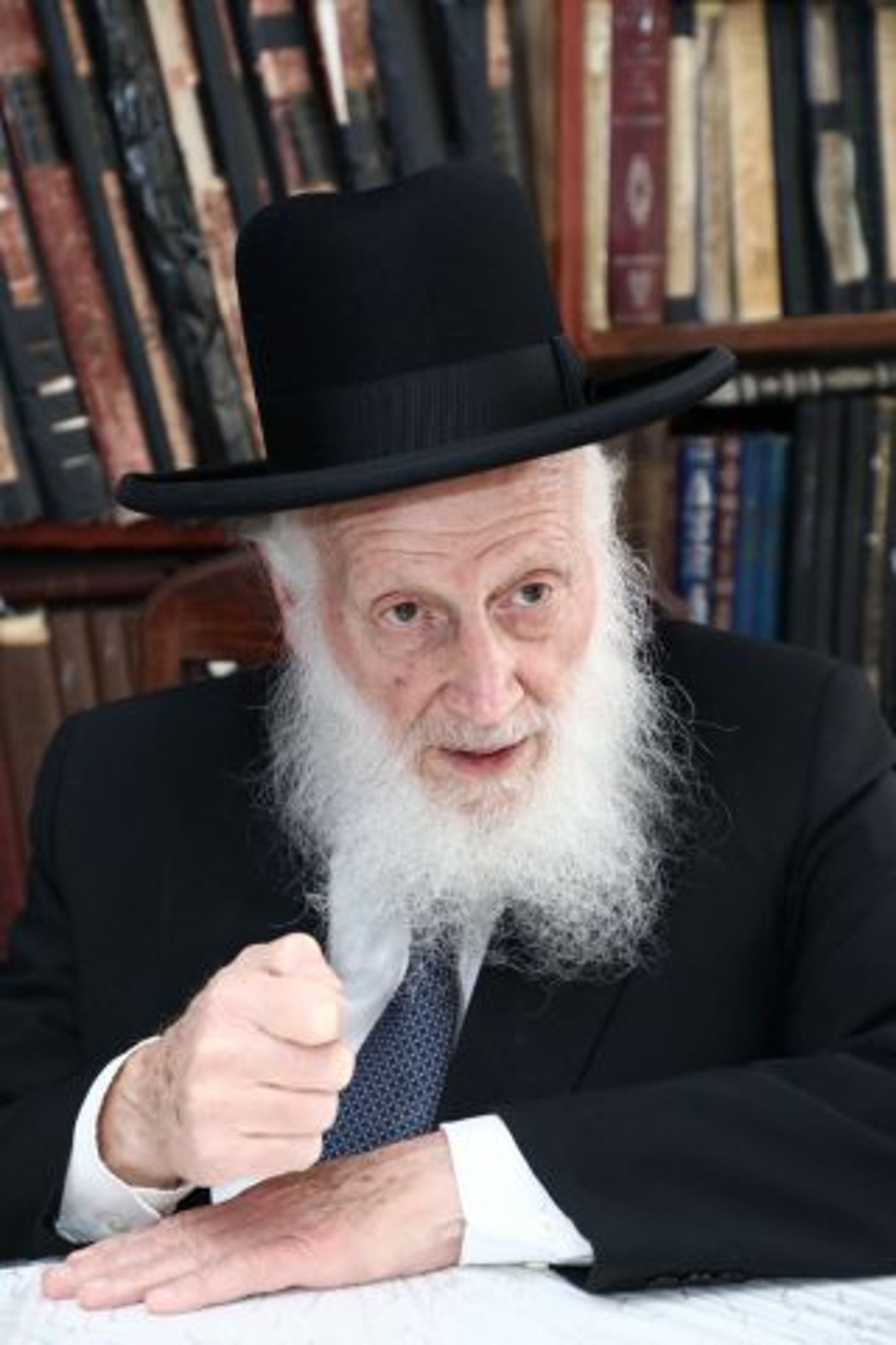 הרב שמואל בצלאל ראש ישיבת ‘פורת יוסף’, (יעקב כהן, שמואל דריי – ארכיון 'הדרך')