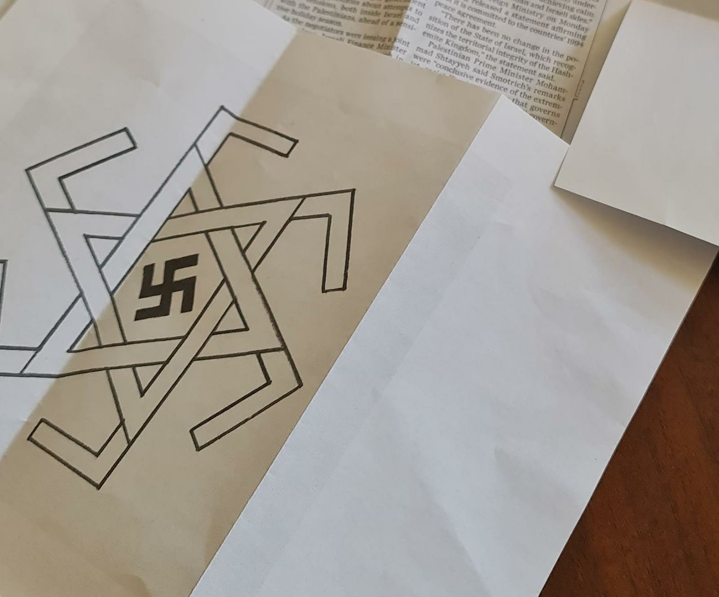 מזעזע: מכתב איום עם צלבי קרס נשלח לסמוטריץ'