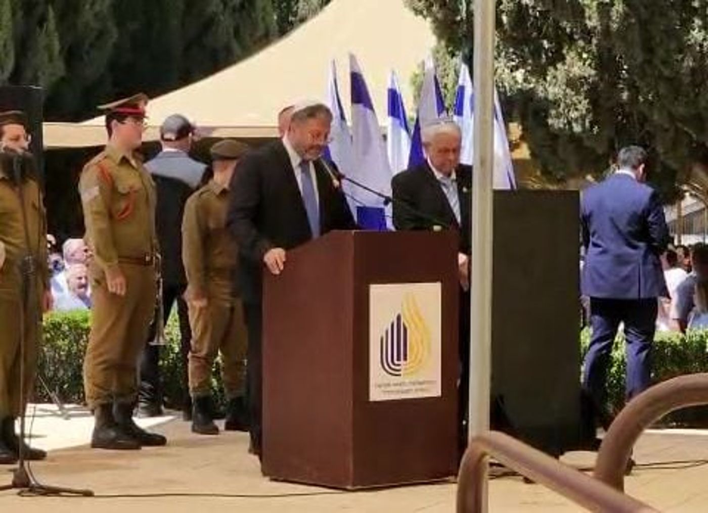 קריאות מחאה ומחיאות כפיים בנאום בן גביר