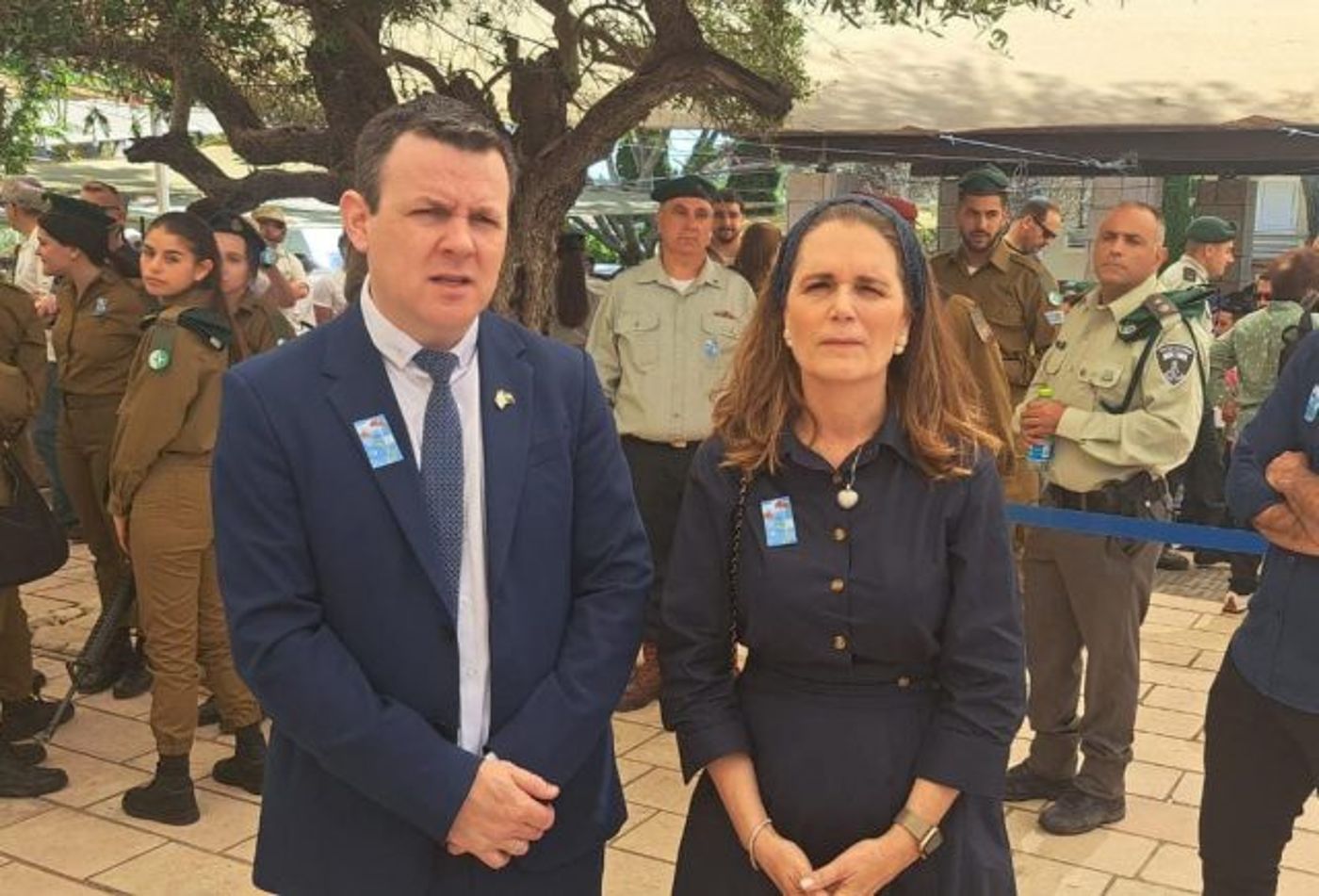 ח"כ וולדיגר וח"כ וח"כ סובה בבית העלמין ברעננה