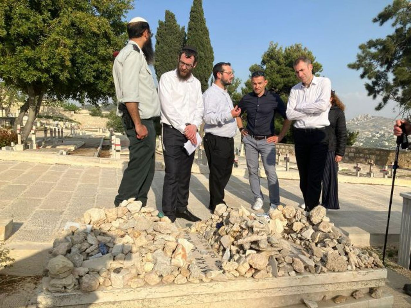 ליד הקבר של אוסקר שינדלר (דובר צה"ל)