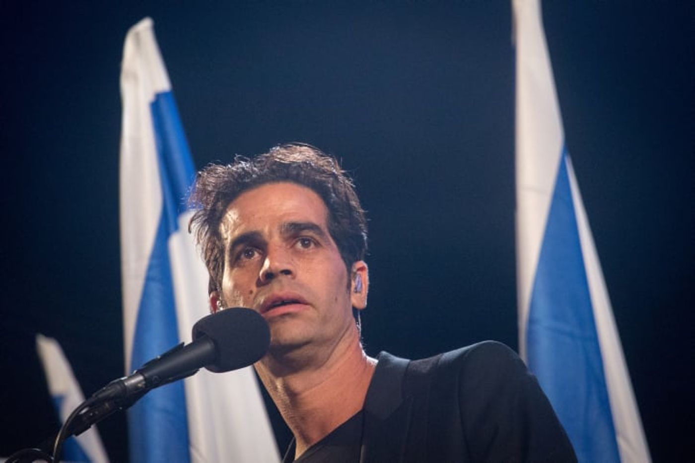 אביב גפן הופתע: איש ערוץ 14 הגיע לניחום אבלים
