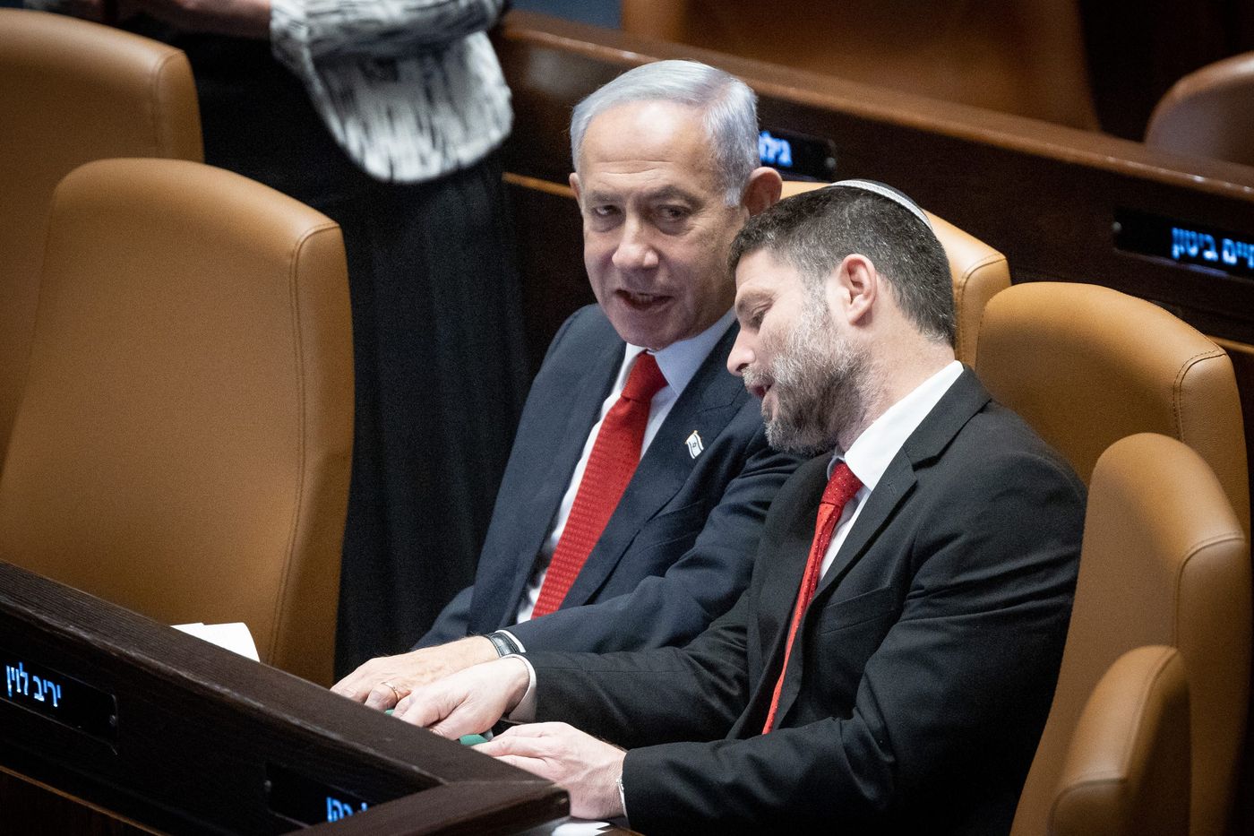 סקר מנדטים: נתניהו ממשיך להוביל, סמוטריץ' מתחזק