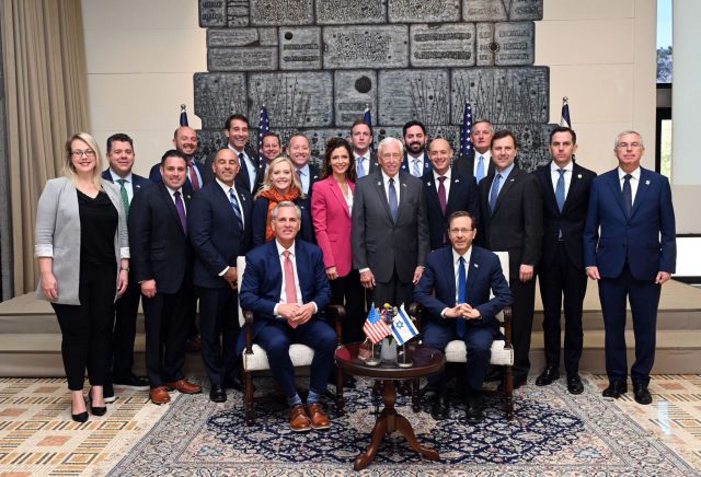 הרצוג נפגש עם מקארת'י: 'רואה אתכם כחברים גדולים'