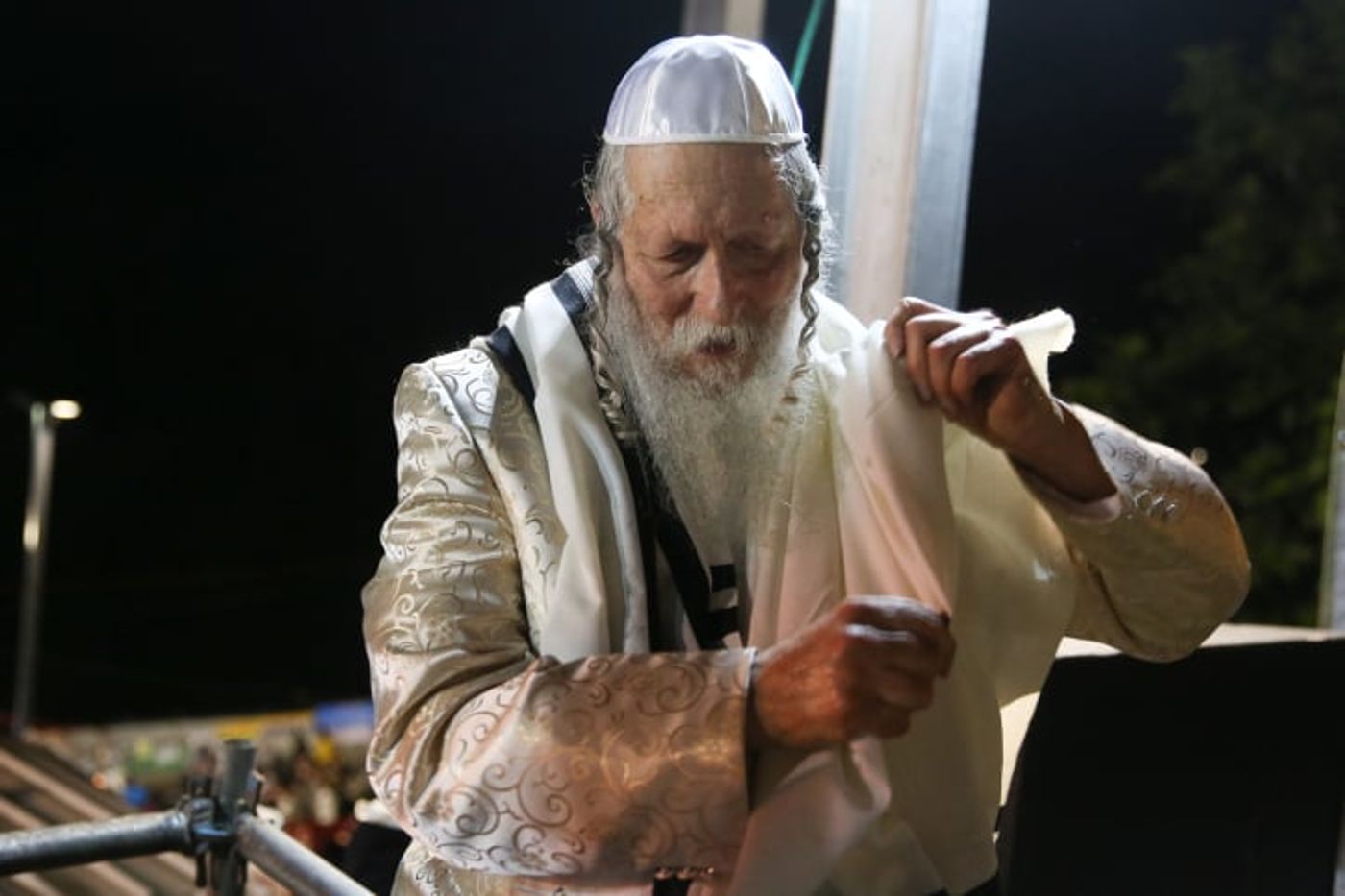 בניגוד להבטחות: ברלנד השתתף בהדלקה במירון