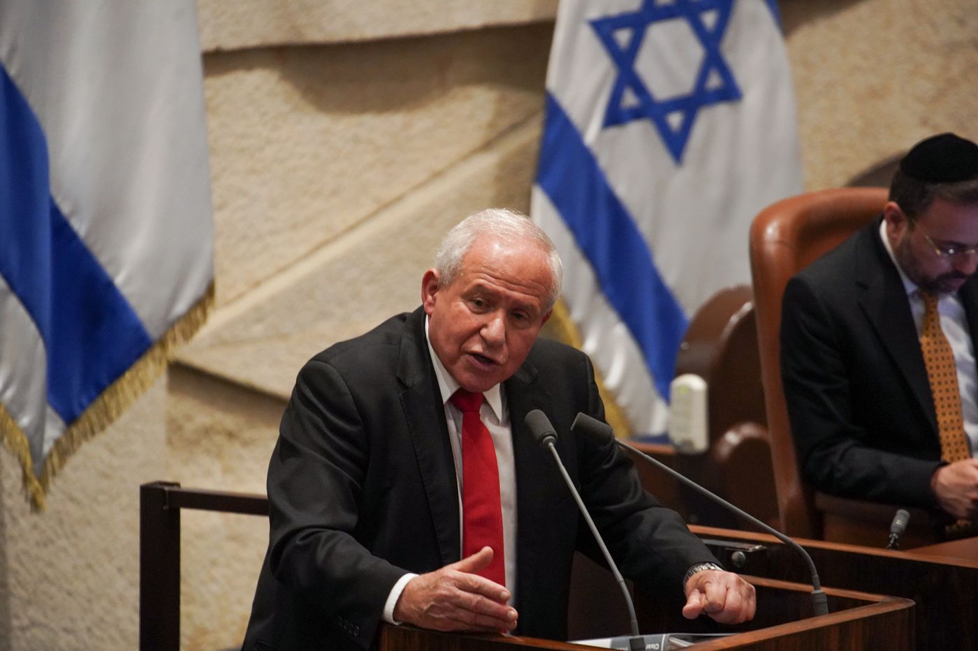 חודש אחרי אישור התקציב: הסוף למשבר מול אבי דיכטר