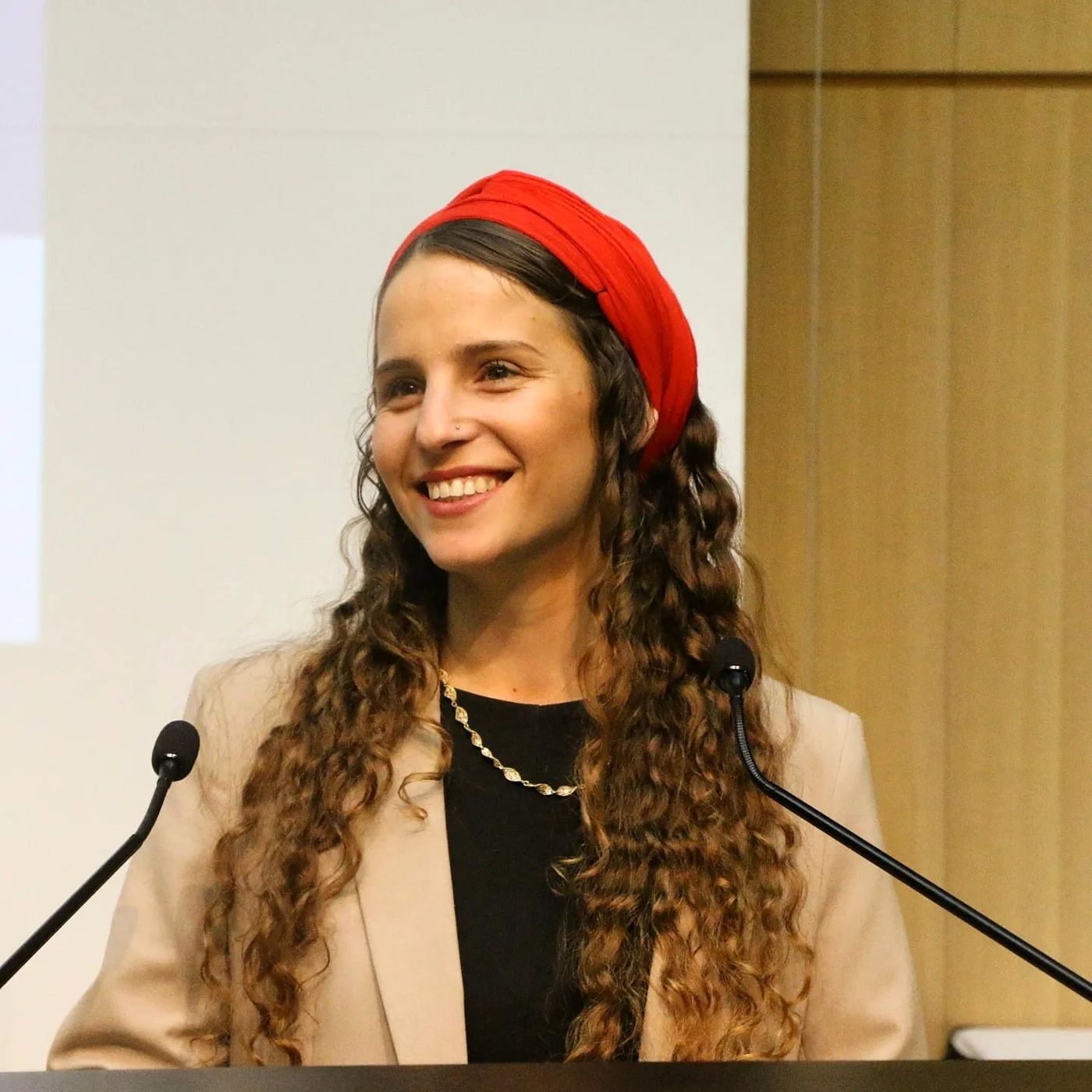 אורית מרק אטינגר חושפת את שם הספר החדש שלה