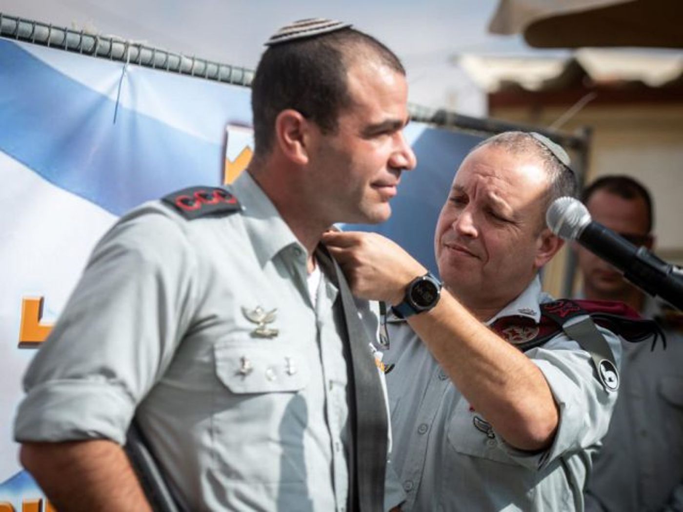 המפקד הנכנס, אלוף משנה שמר רביב.