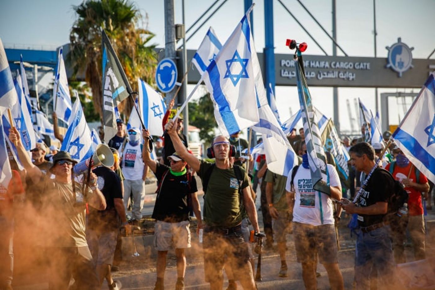 ראשי המחאה: נחסום את נתב"ג למרות המבצע