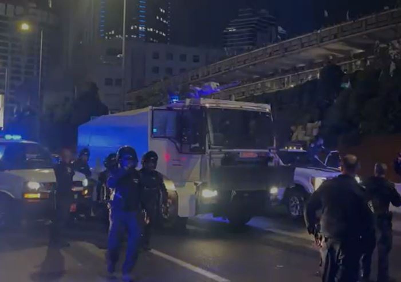 המכ"תזית הוקפצה לאיילון כדי לפנות את החוסמים
