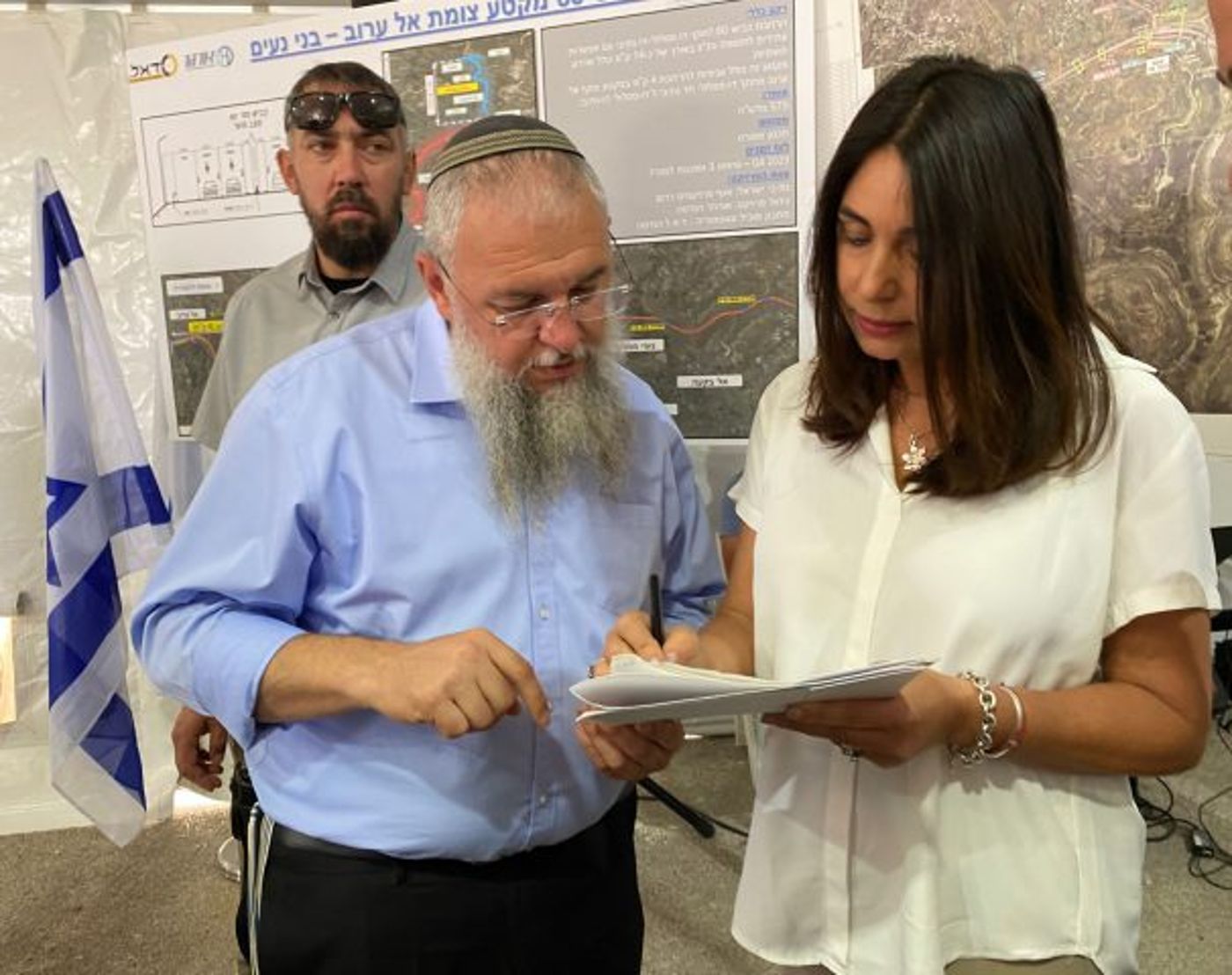 השרה רגב וראש מועצת גוש עציון שלמה נאמן.