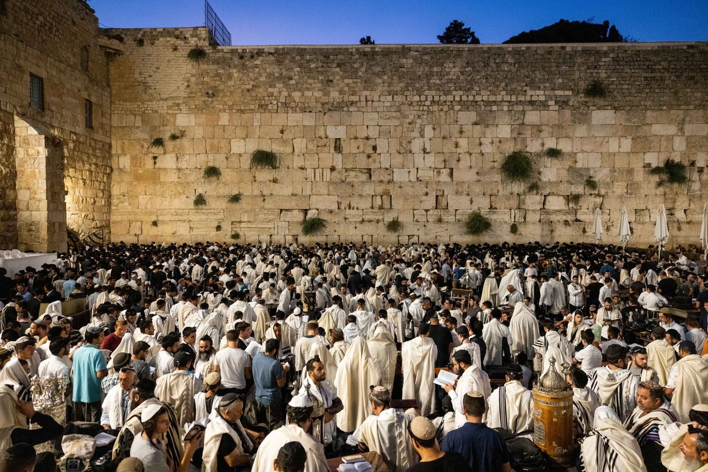 שידור ישיר: קינות לתשעה באב בכותל המערבי