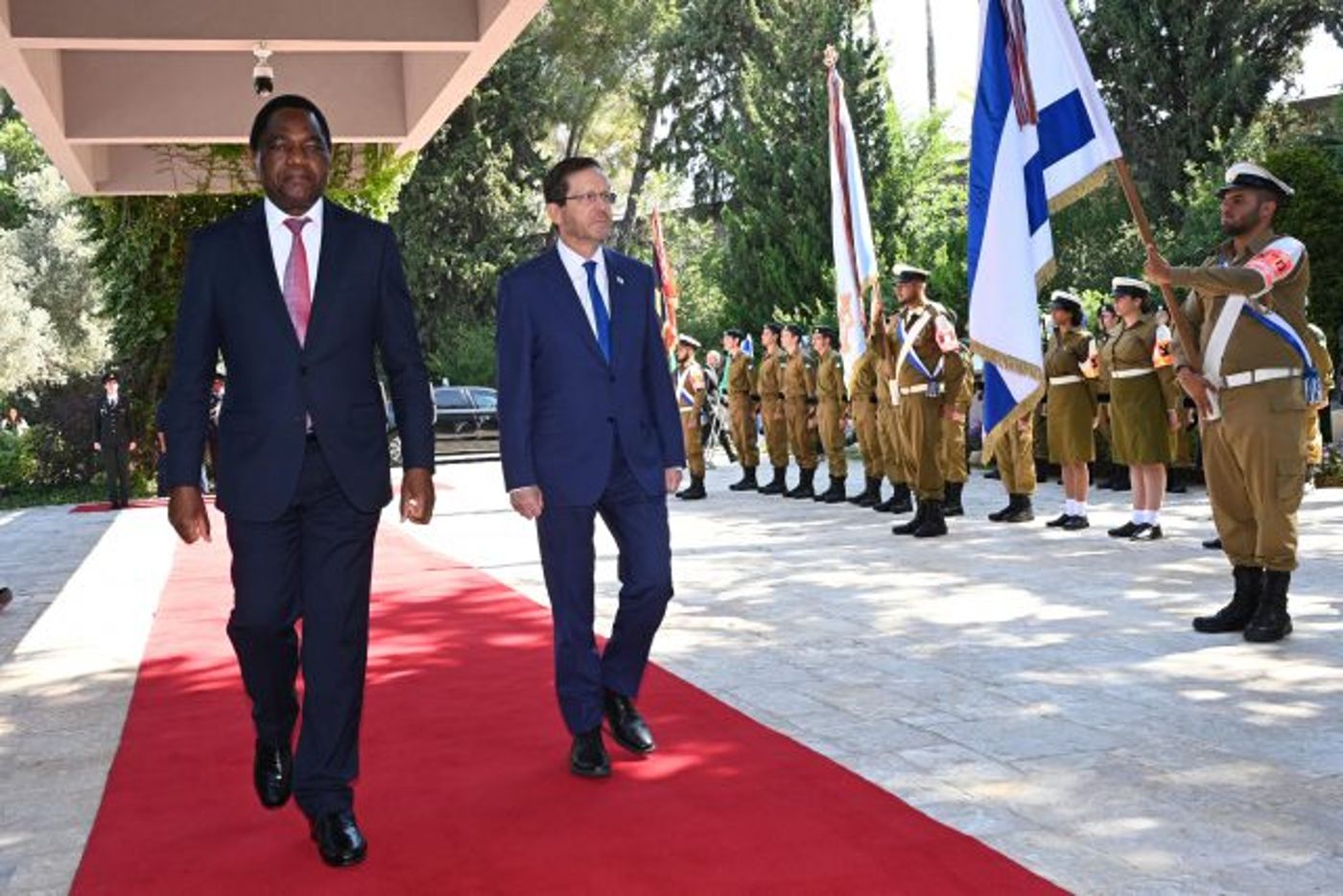 "יחסים יוצאי דופן": הרצוג נפגש עם נשיא זמביה
