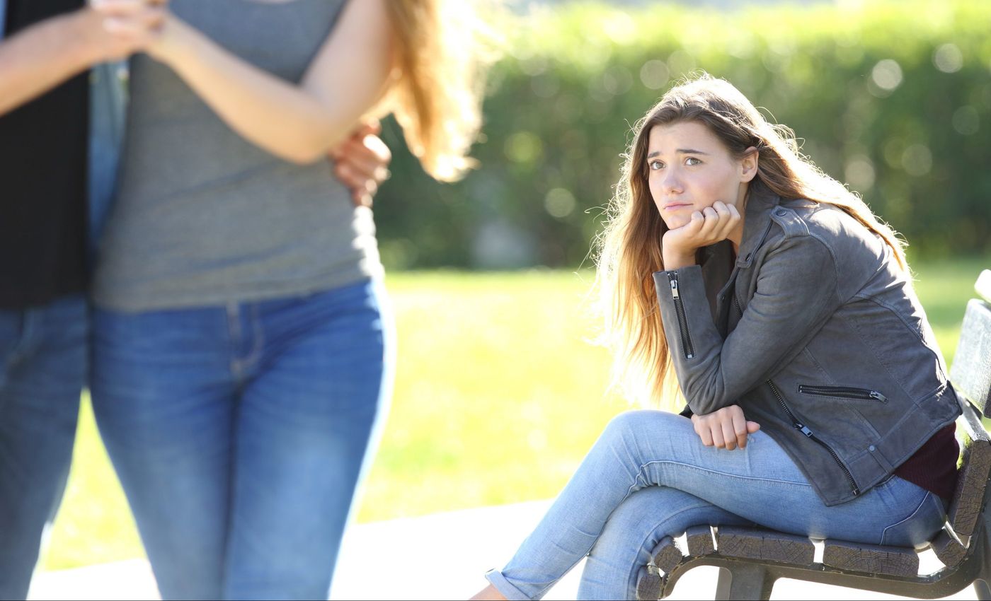 אוהבים ומתרחקים: בואו לא נשכח את החברים הרווקים שלנו