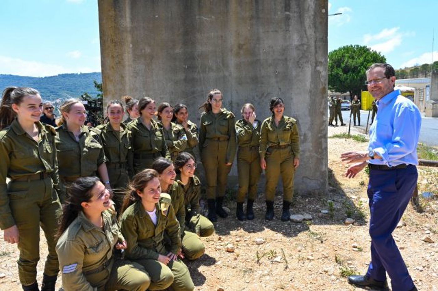 נשיא המדינה בגבול לבנון: 'ערוכים ומוכנים לכל תרחיש'