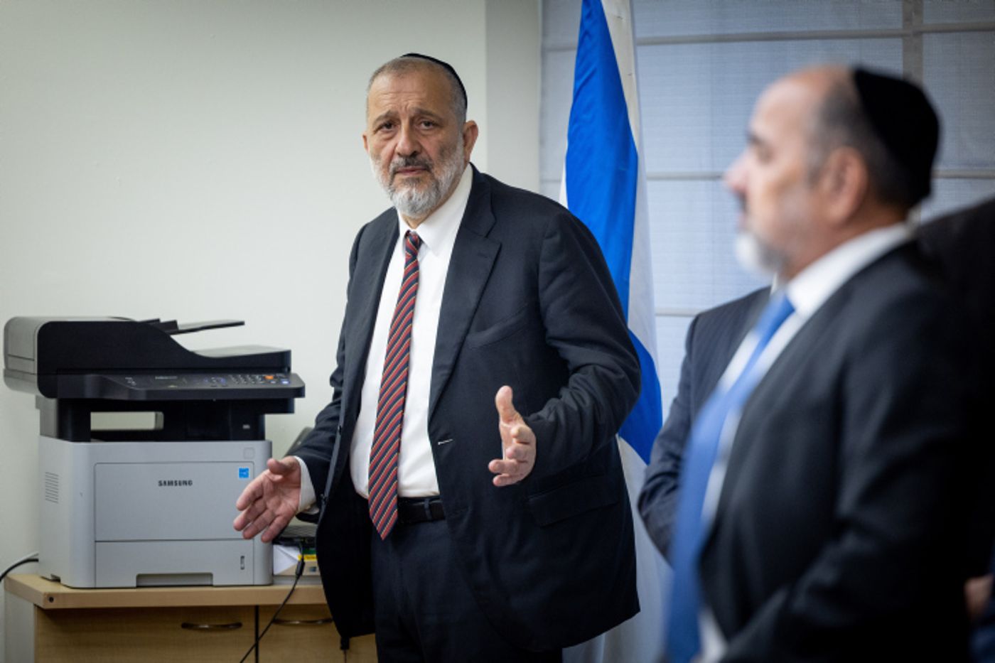 "נפרוש מהממשלה" | דרעי וגולדקנופף באולטימטום דרמטי