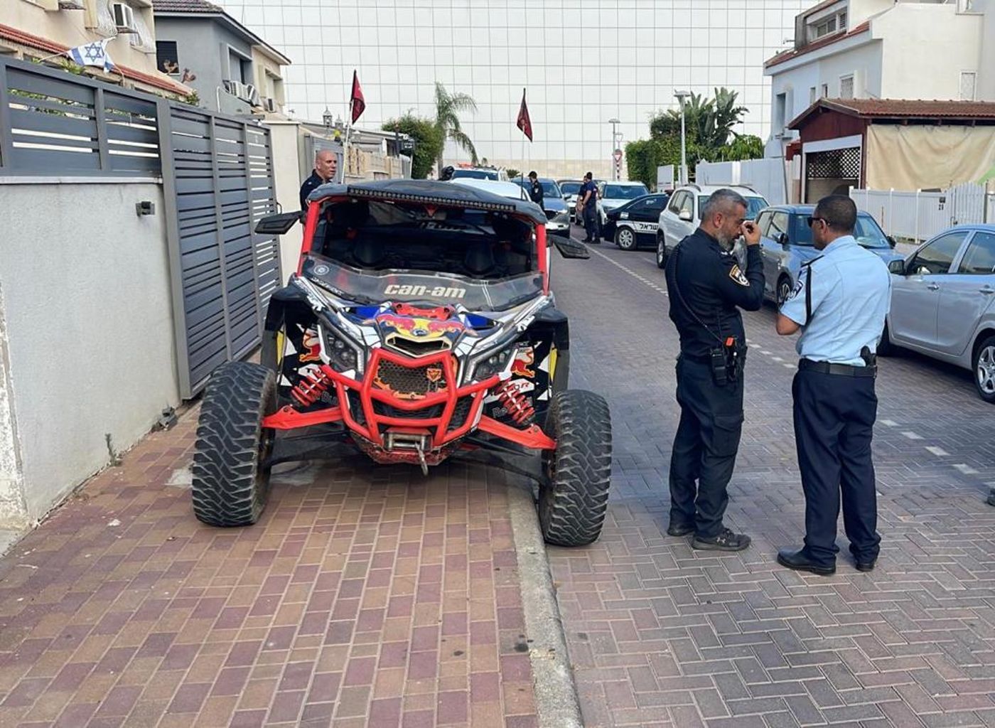 שבתאי: "המתנדבים שלנו נמצאים בחזית עם הכוחות"