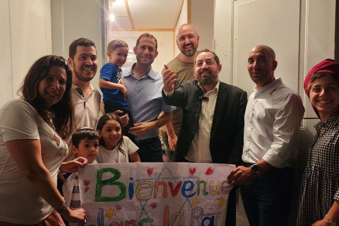 11 משפחות מפריז עלו ליישוב הסרוג: "מימוש דברי הנביאים"