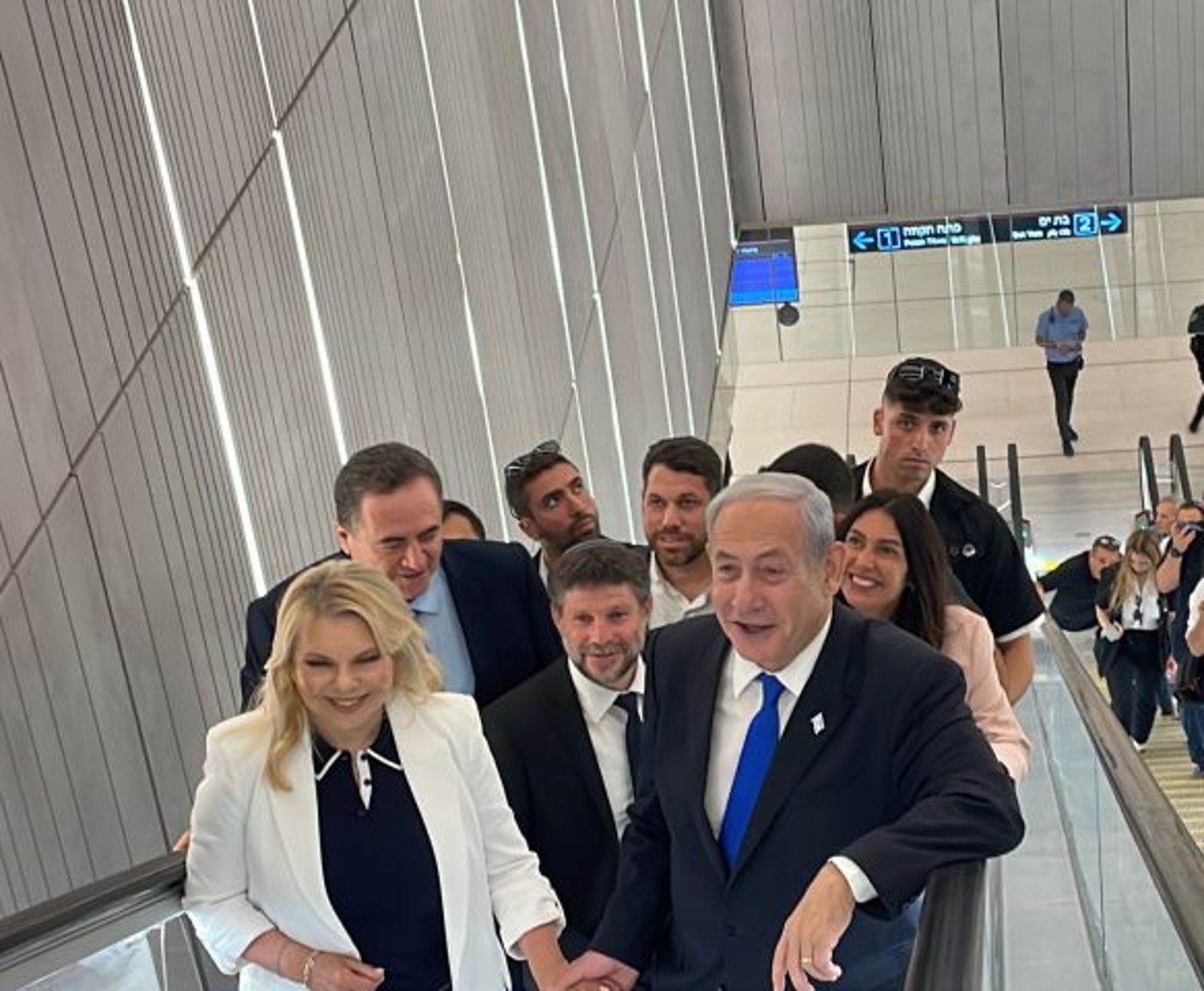 נתניהו גזר את הסרט: הרכבת הקלה יצאה לדרך