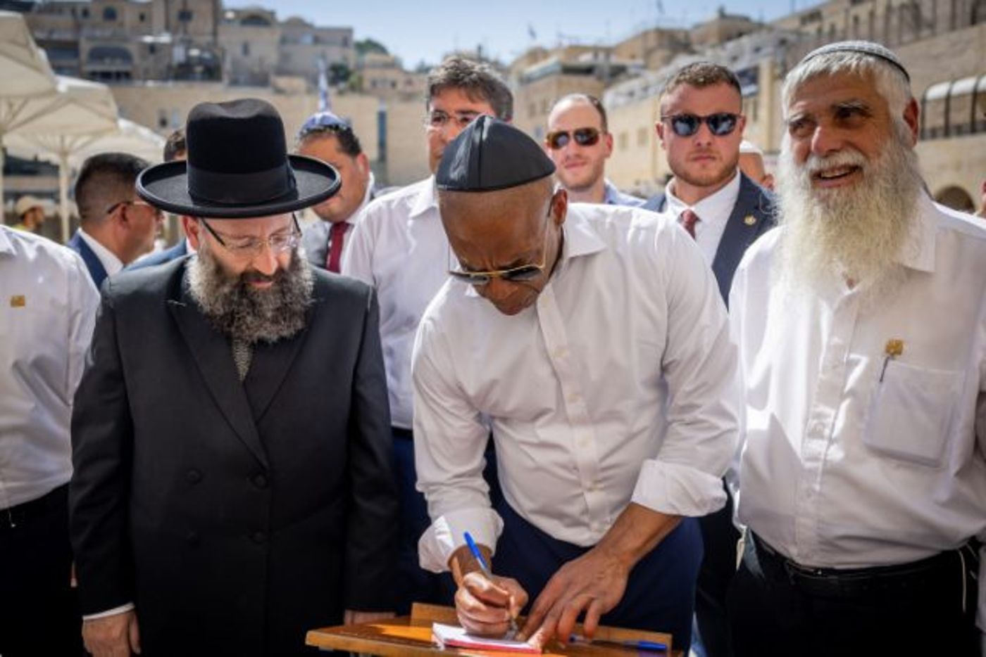 "סמל לתקווה": ראש עיריית ניו יורק ביקר בכותל המערבי