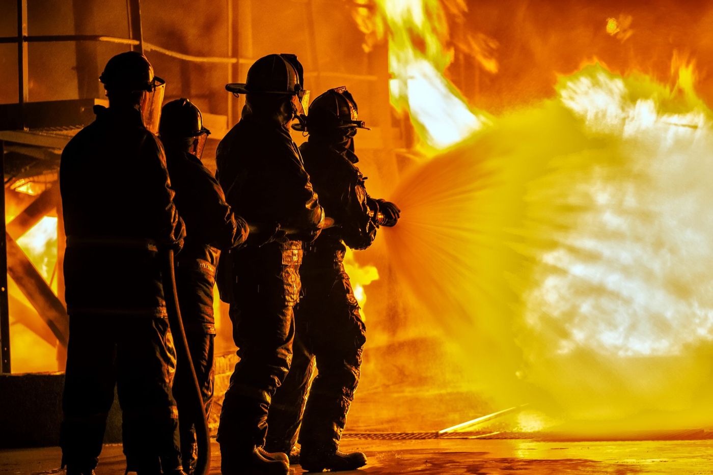דרום אפריקה: עשרות הרוגים בשריפה ביוהנסבורג