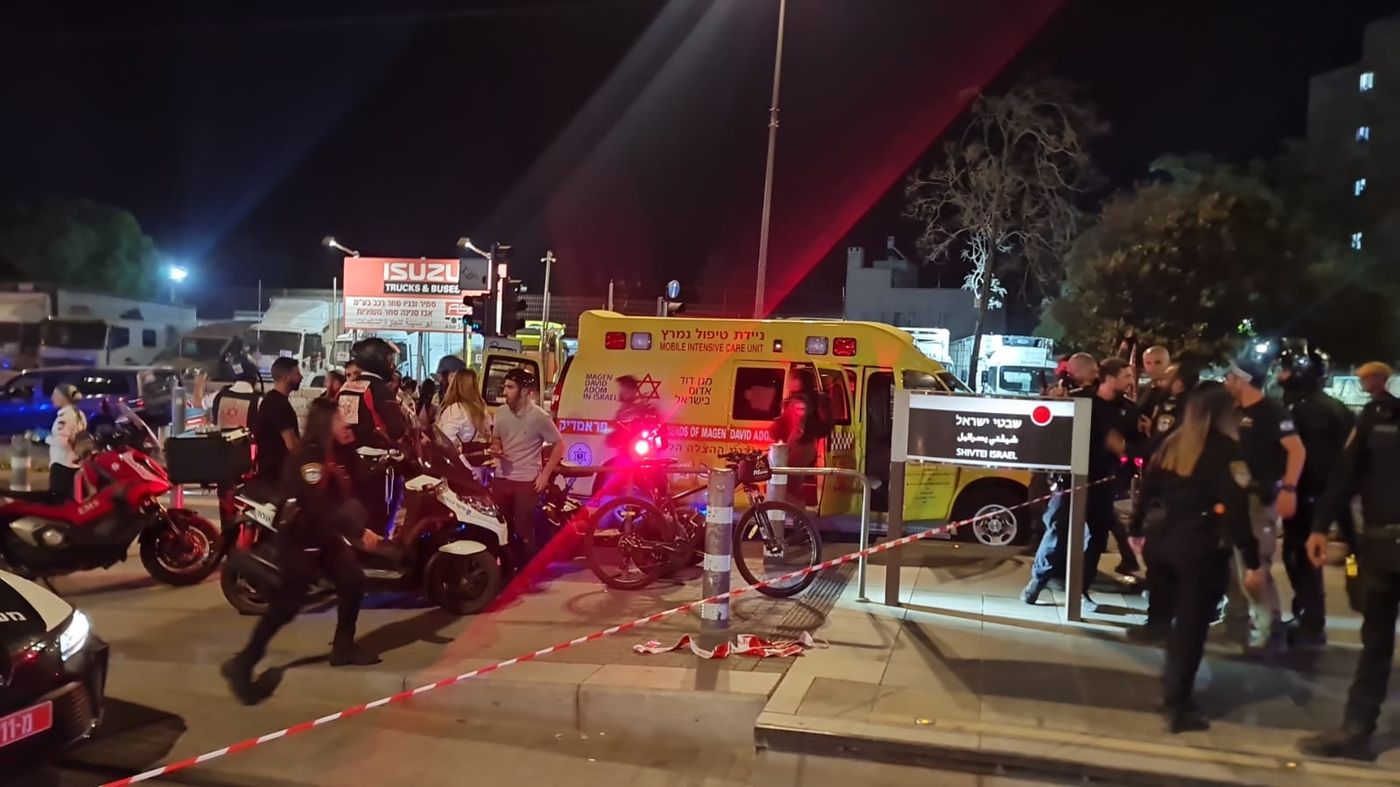 קריית אתא: הולכת רגל נפגעה מרכב, מצבה קשה