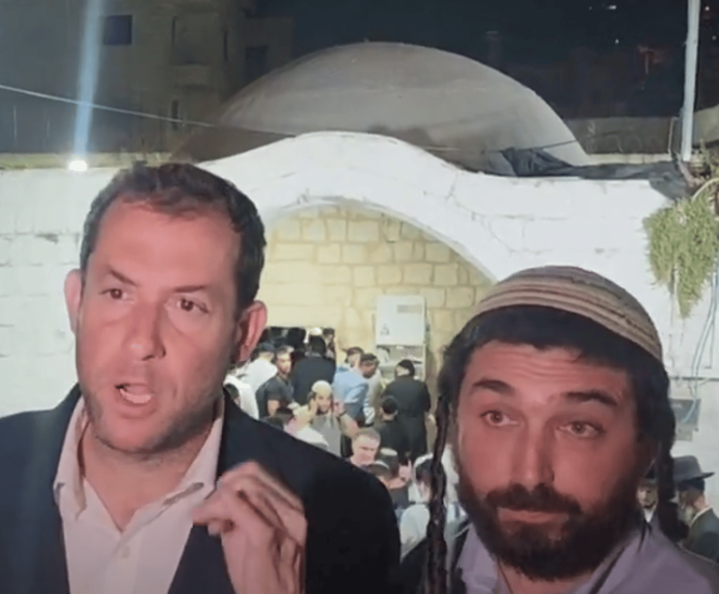 למרות פיצוץ המטען: אלפים פקדו את קבר יוסף