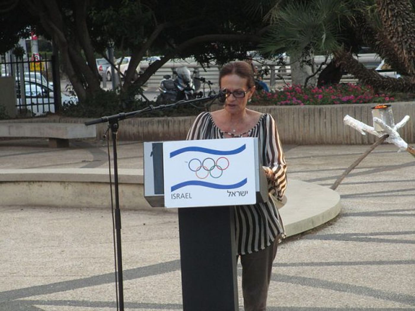 אילנה רומנו אלמנתו של יוסף רומנו בטקס לזכר הנרצחים